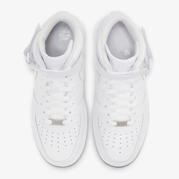 Nike Air Force 1 07 Size 8 - Picture 3 of 8